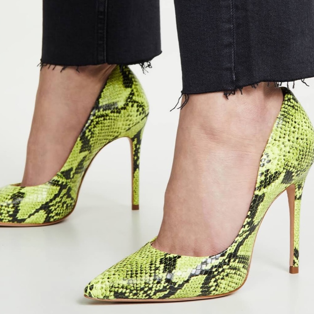 Privileged yellow snakeskin stilettos size 7 EUC